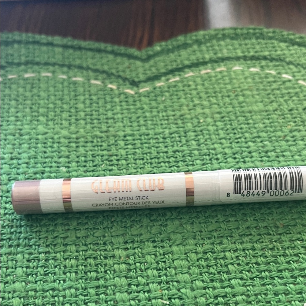 Gleam Club by Kardashian in smolder eyeshadow stick